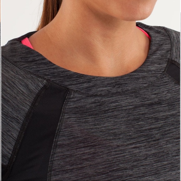 Like New! Lululemon Sun Runner Long Sleeve (8/10) - Picture 3 of 15